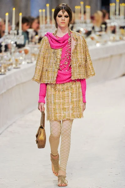 Look 32